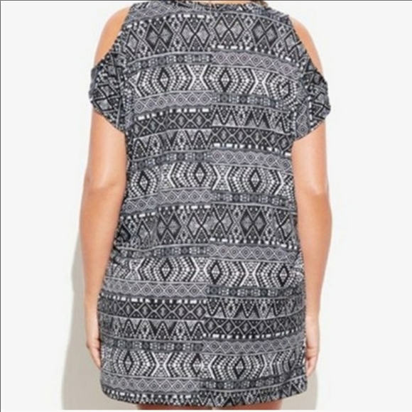 SWIMSUITS FOR ALL Cold Shoulder Cover Up - Picture 3 of 3